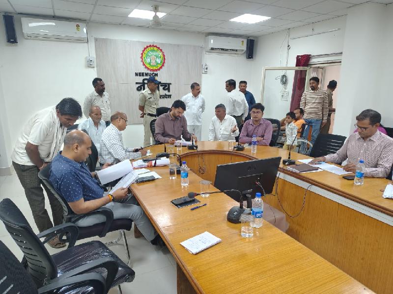जनसुनवाई में एक्शन मोड में कलेक्टर: